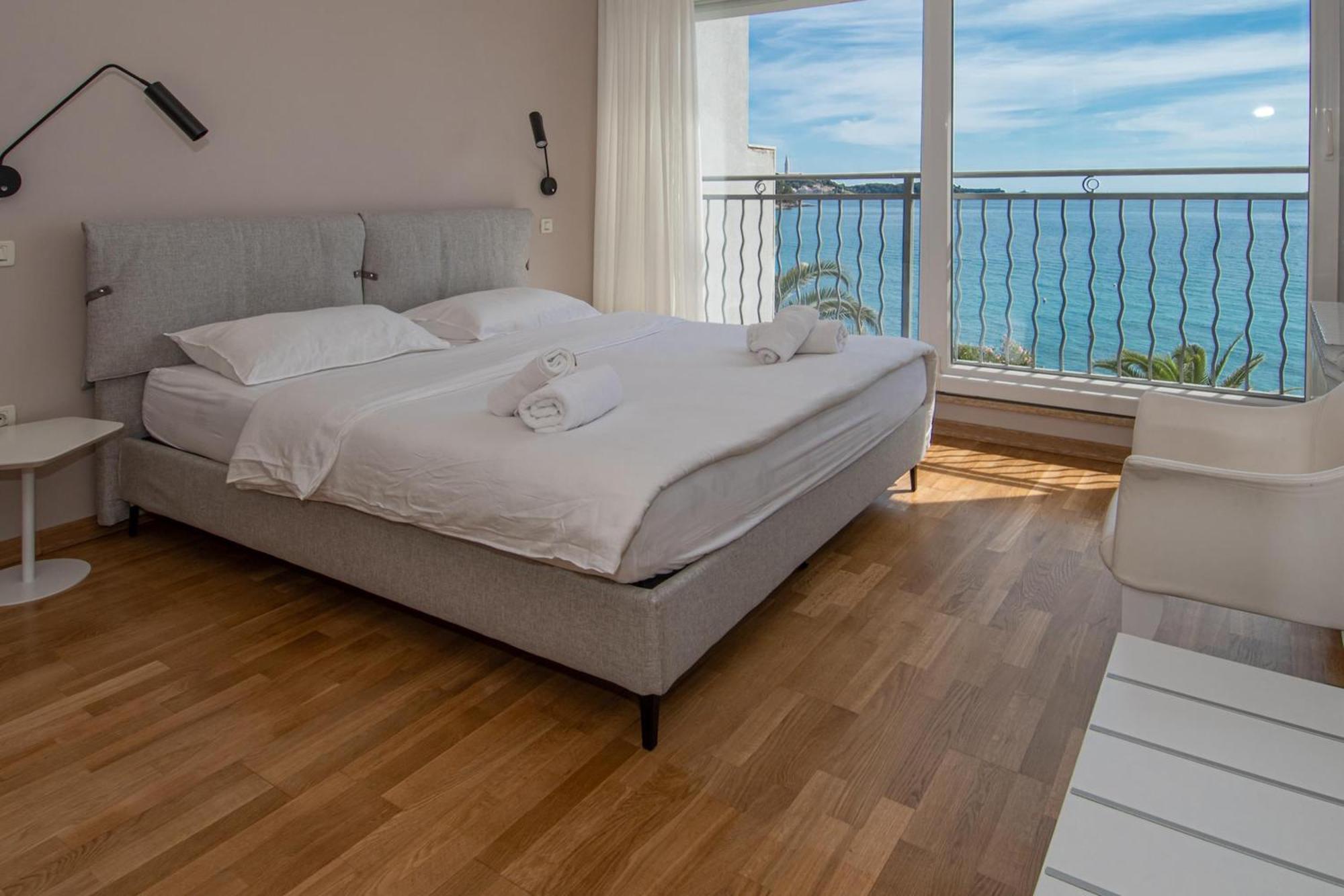 Bed & Breakfast Blu Locanda Ровінь Екстер'єр фото