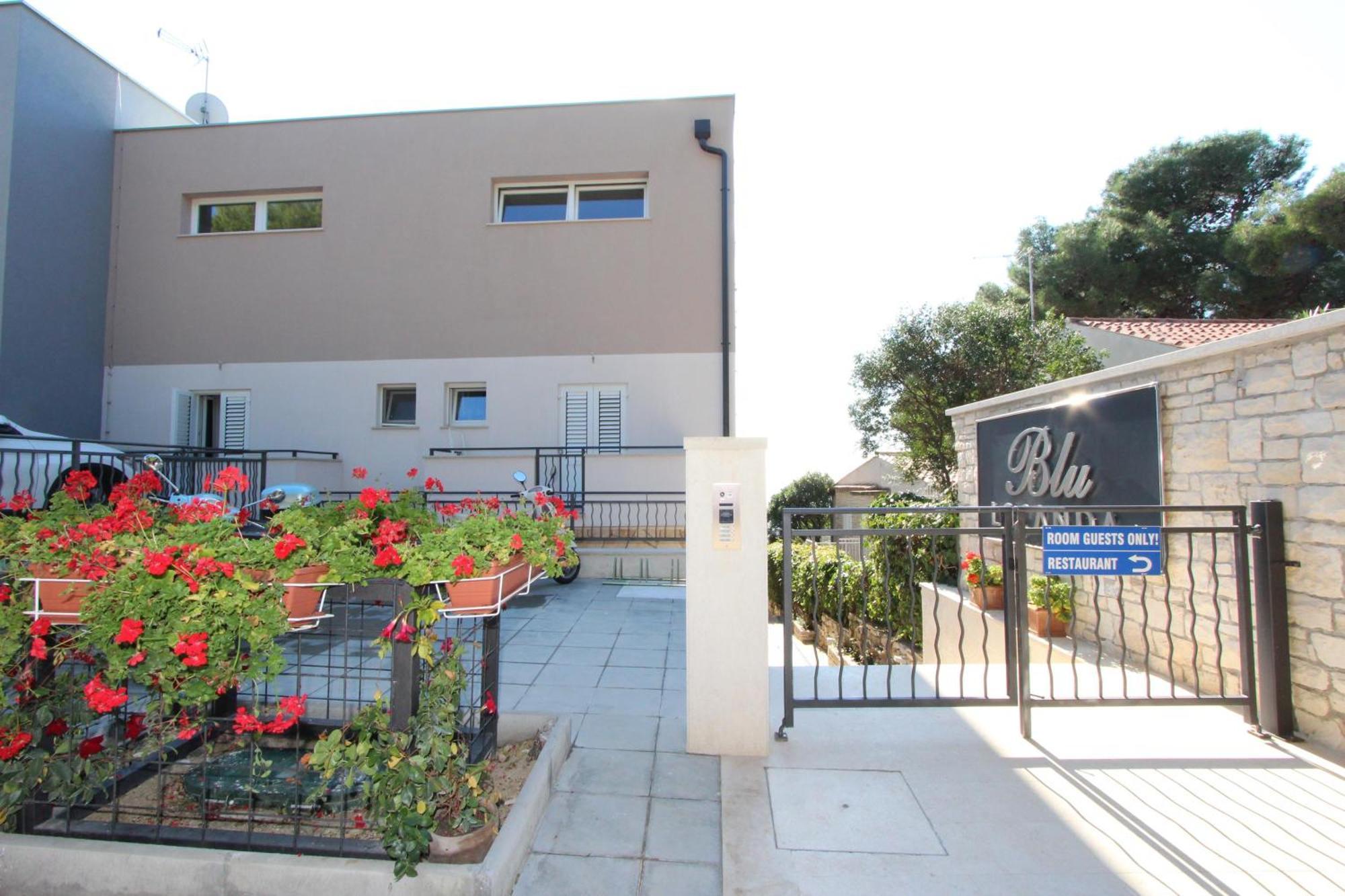 Bed & Breakfast Blu Locanda Ровінь Екстер'єр фото