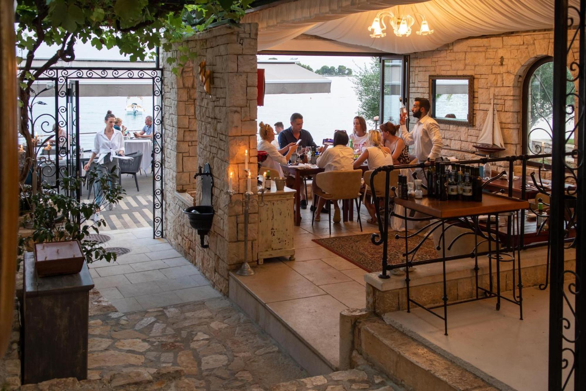 Bed & Breakfast Blu Locanda Ровінь Екстер'єр фото
